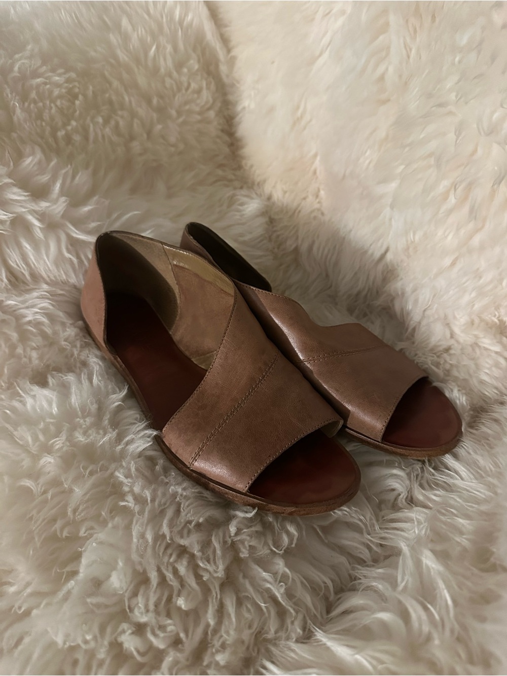 1. State Celvin Sandal Tan Leather Open-Toe Flat Sandals